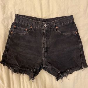 High Waisted Levi’s Distressed Denim Shorts W30